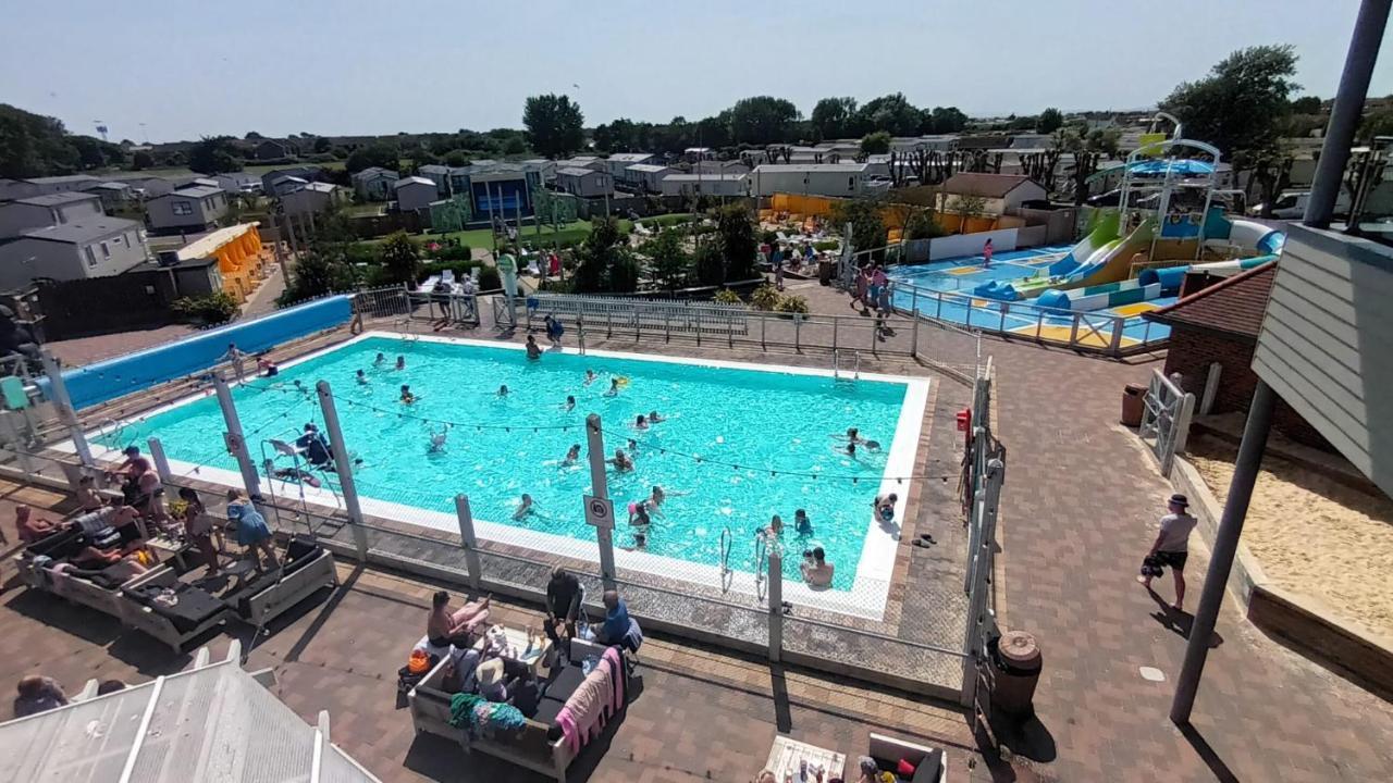 Carnaby Holiday Caravan, West Sands, Селси Екстериор снимка
